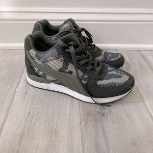 Hidden Platform Camo Sneakers Camoflauge